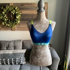 Victoria’s Secret VSX Mesh Strappy Sports Bra